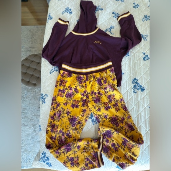 Juicy Couture tracksuit set in Burgundy and florals - Picture 4 of 10
